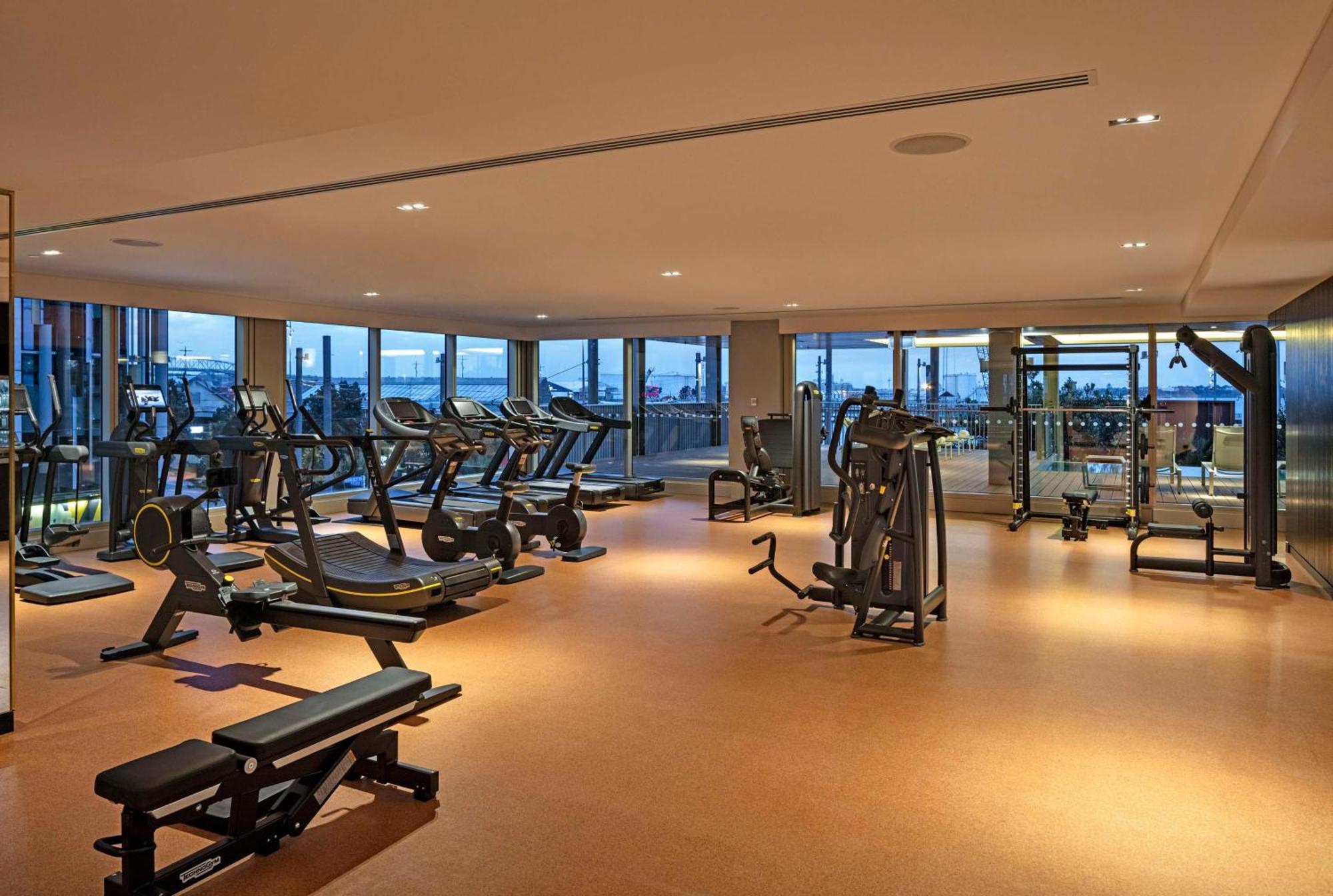 Отель Park Hyatt Окленд Экстерьер фото The gym at the hotel